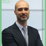 Oscar León